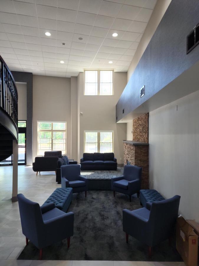 La Quinta Inn & Suites By Wyndham לייק ג'ורג' מראה חיצוני תמונה