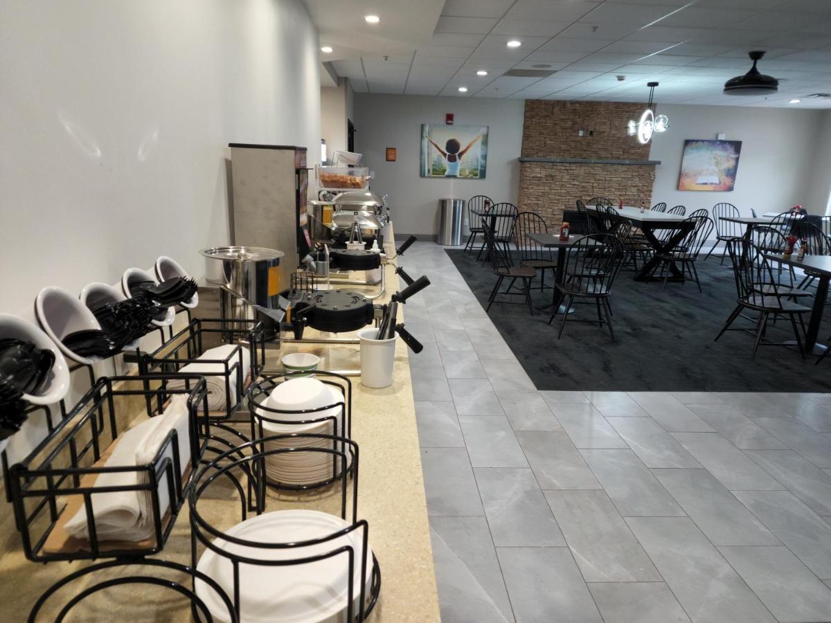 La Quinta Inn & Suites By Wyndham לייק ג'ורג' מראה חיצוני תמונה