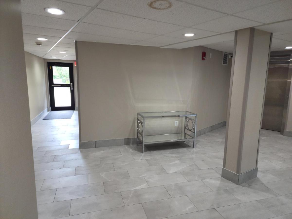 La Quinta Inn & Suites By Wyndham לייק ג'ורג' מראה חיצוני תמונה
