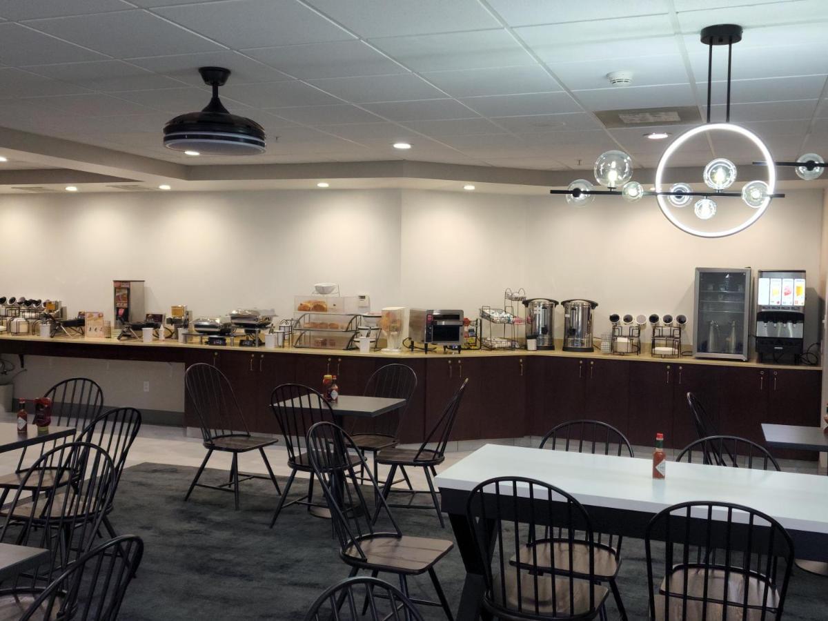 La Quinta Inn & Suites By Wyndham לייק ג'ורג' מראה חיצוני תמונה
