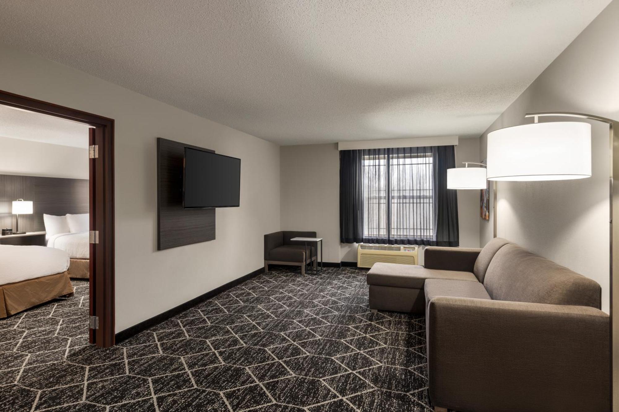La Quinta Inn & Suites By Wyndham לייק ג'ורג' מראה חיצוני תמונה