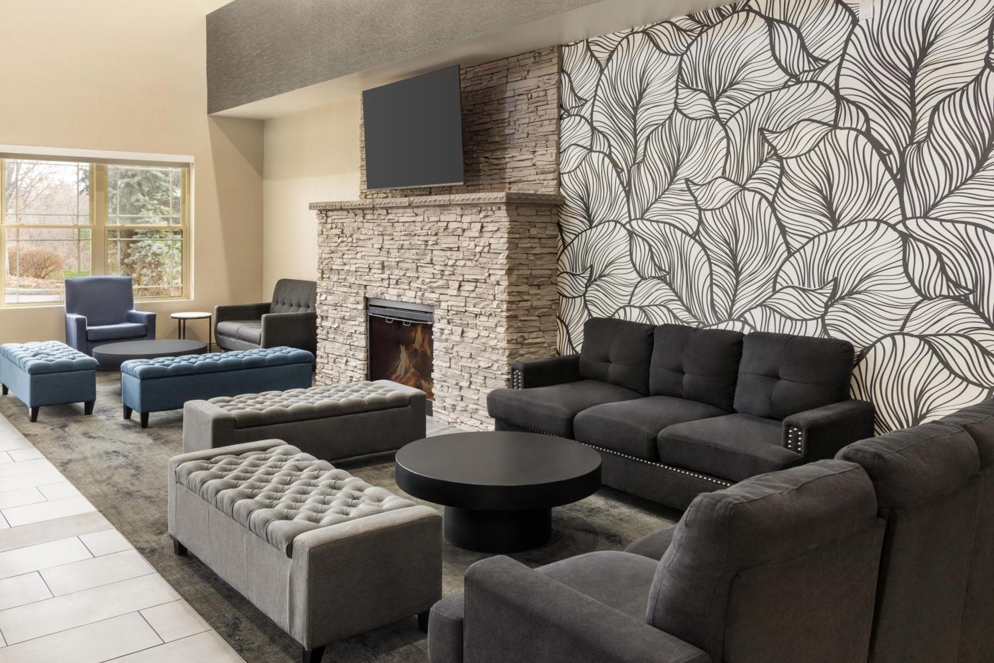 La Quinta Inn & Suites By Wyndham לייק ג'ורג' מראה חיצוני תמונה