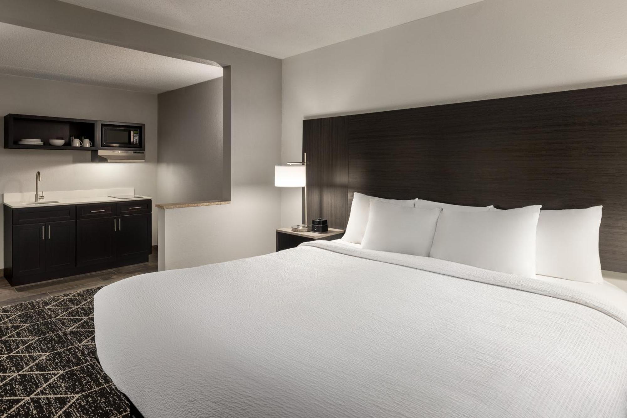 La Quinta Inn & Suites By Wyndham לייק ג'ורג' מראה חיצוני תמונה