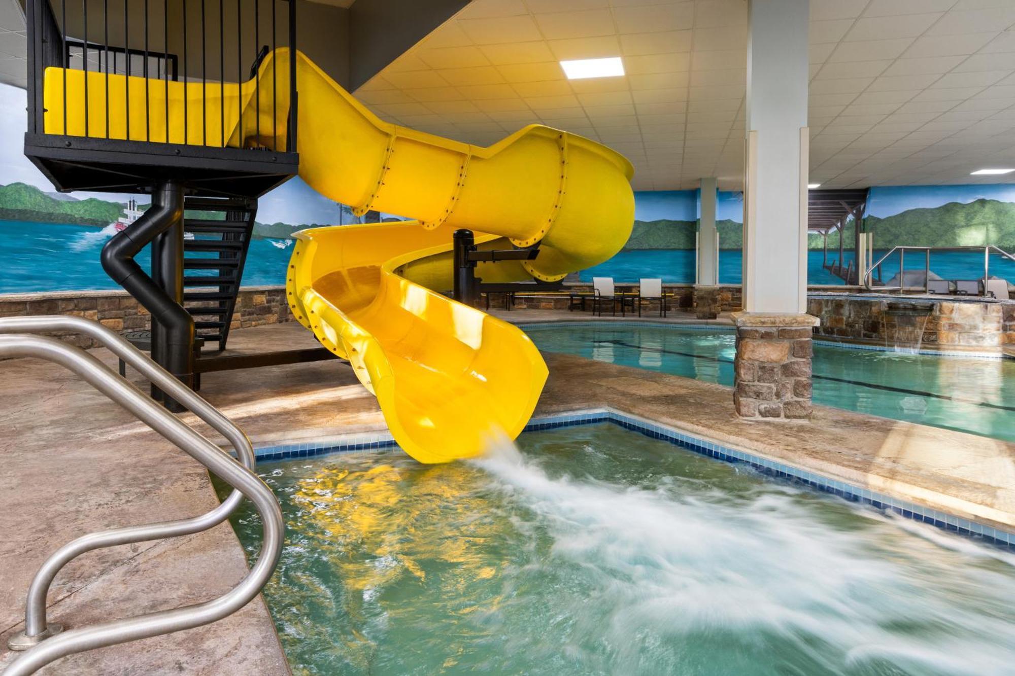 La Quinta Inn & Suites By Wyndham לייק ג'ורג' מראה חיצוני תמונה