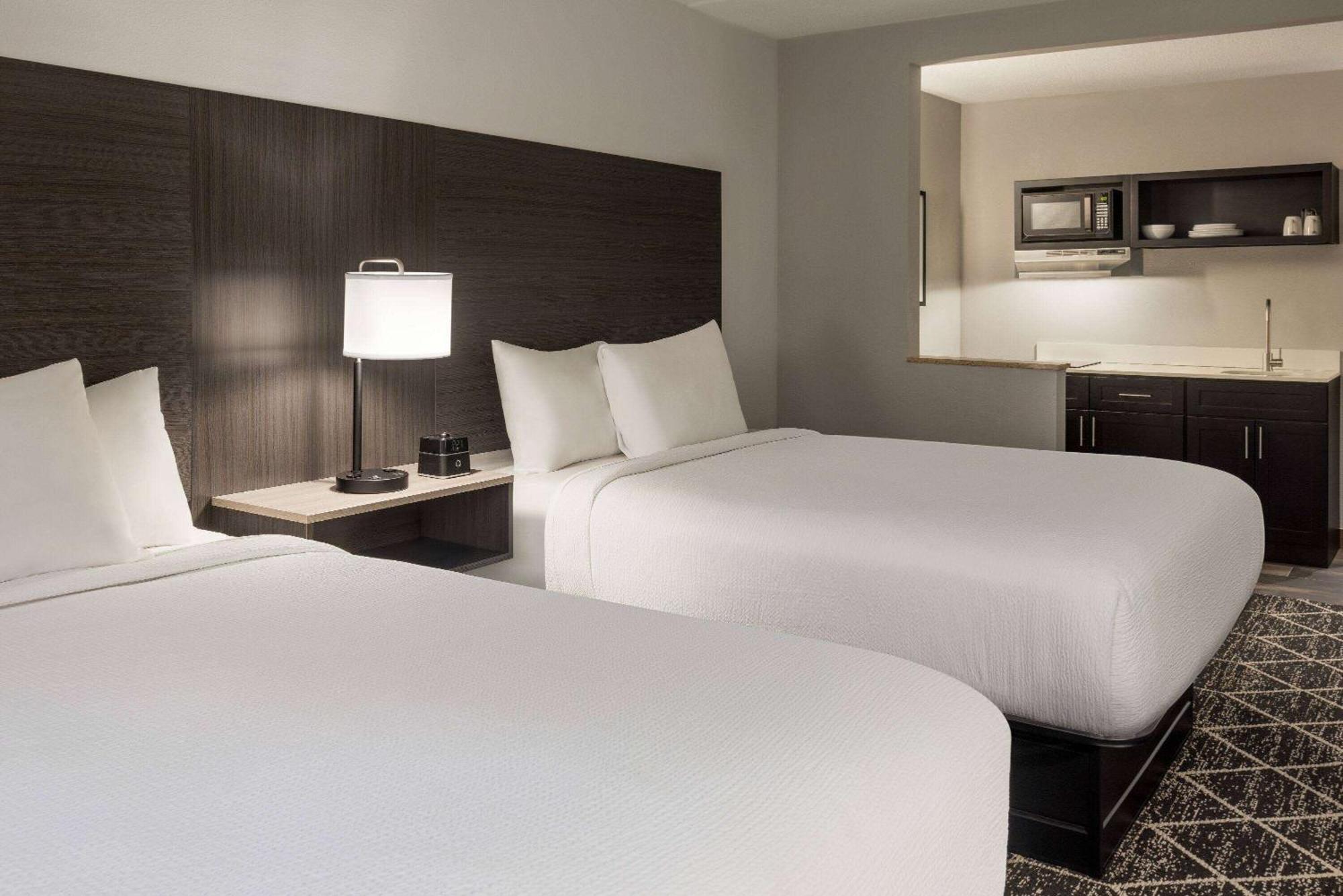 La Quinta Inn & Suites By Wyndham לייק ג'ורג' מראה חיצוני תמונה