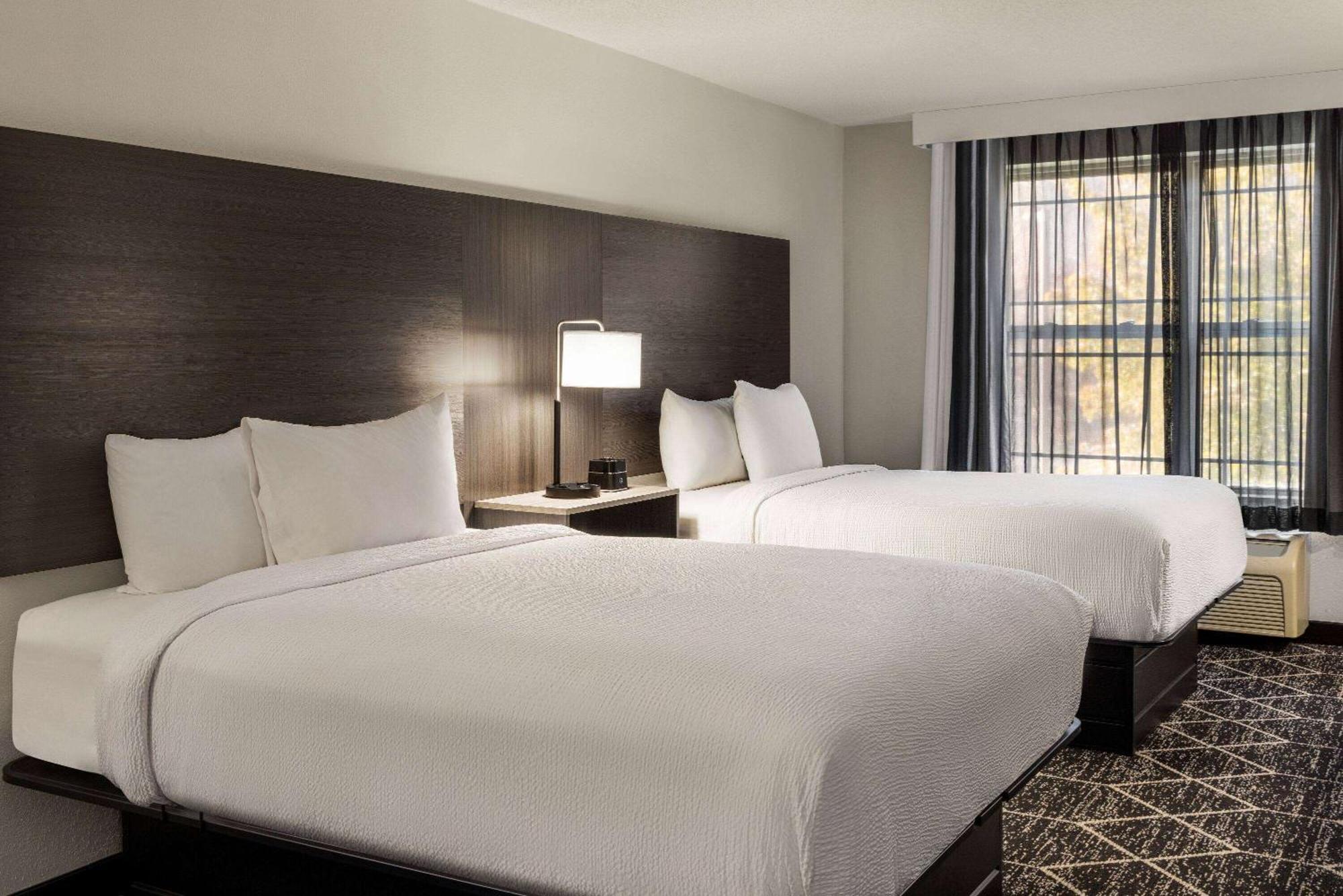 La Quinta Inn & Suites By Wyndham לייק ג'ורג' מראה חיצוני תמונה