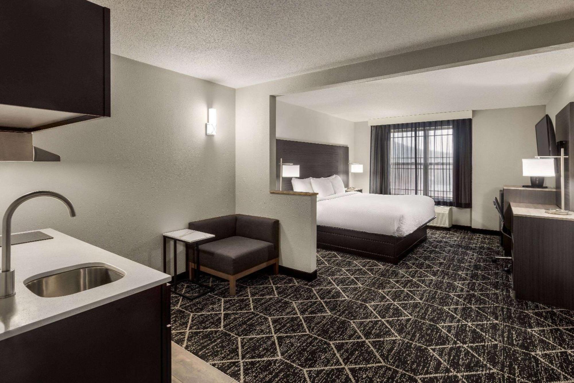 La Quinta Inn & Suites By Wyndham לייק ג'ורג' מראה חיצוני תמונה